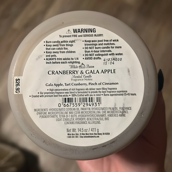 NWT B&B Cranberry and Gala Apple 3-Wick Candle - Picture 2 of 3